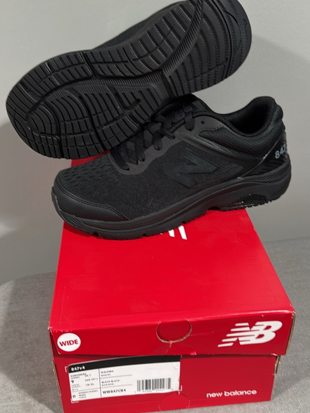 New Balance 847 V4 women's Black Athletic walking Shoes